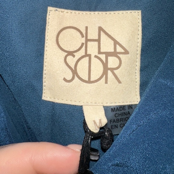 NWT Chaser blue silk ruffle open shoulder tie dye romper M boho vacation beach - Picture 5 of 11